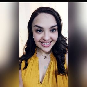 Meet your Posher, Emily